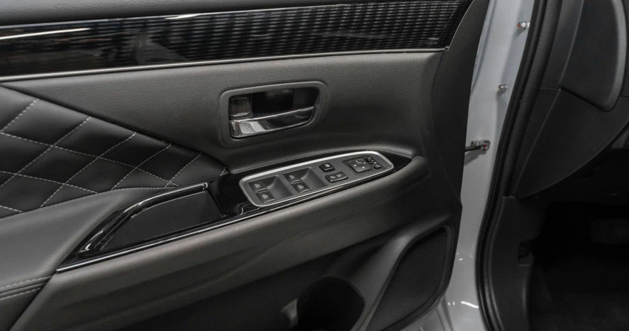MITSUBISHI Outlander ENJOY